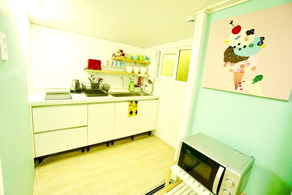 Little Haenyeo Villa Чеджу Екстериор снимка