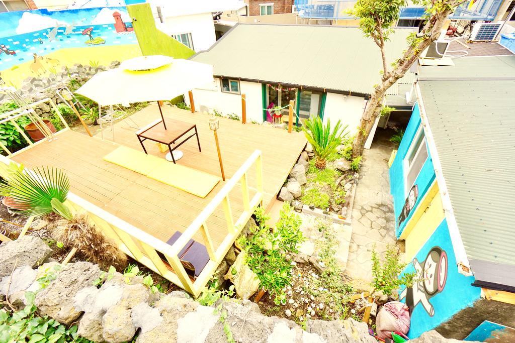 Little Haenyeo Villa Чеджу Екстериор снимка